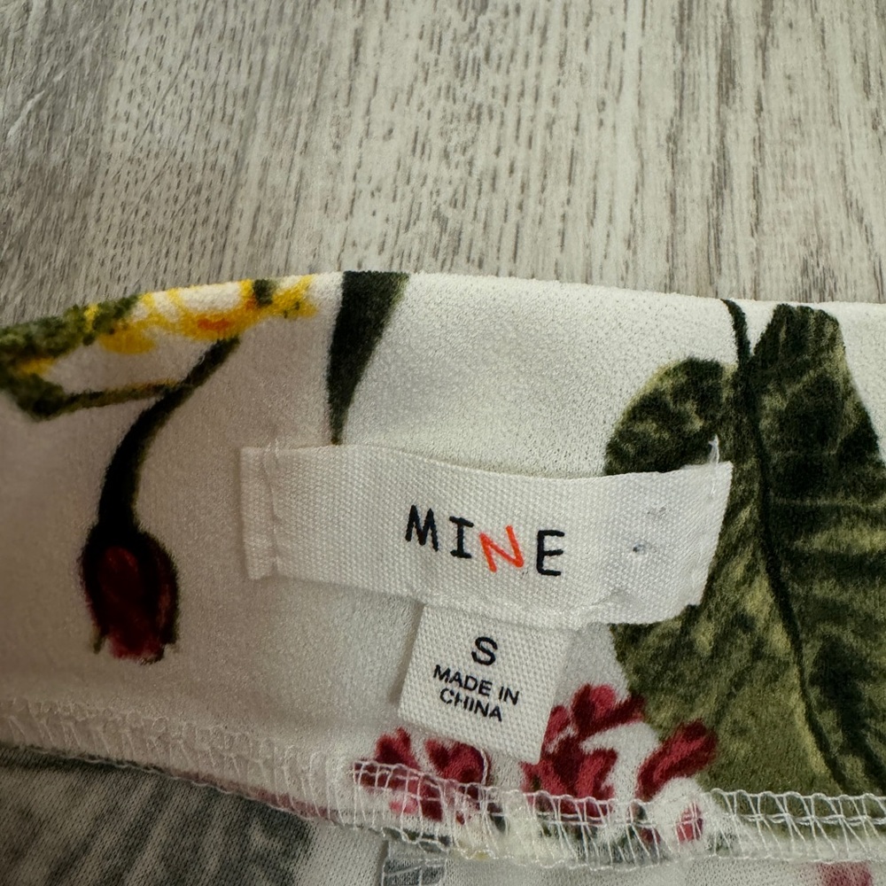 Mine small floral shorts - Picture 4 of 5
